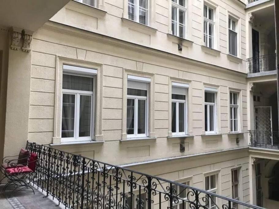 White Luxury Apartment Βουδαπέστη Εξωτερικό φωτογραφία