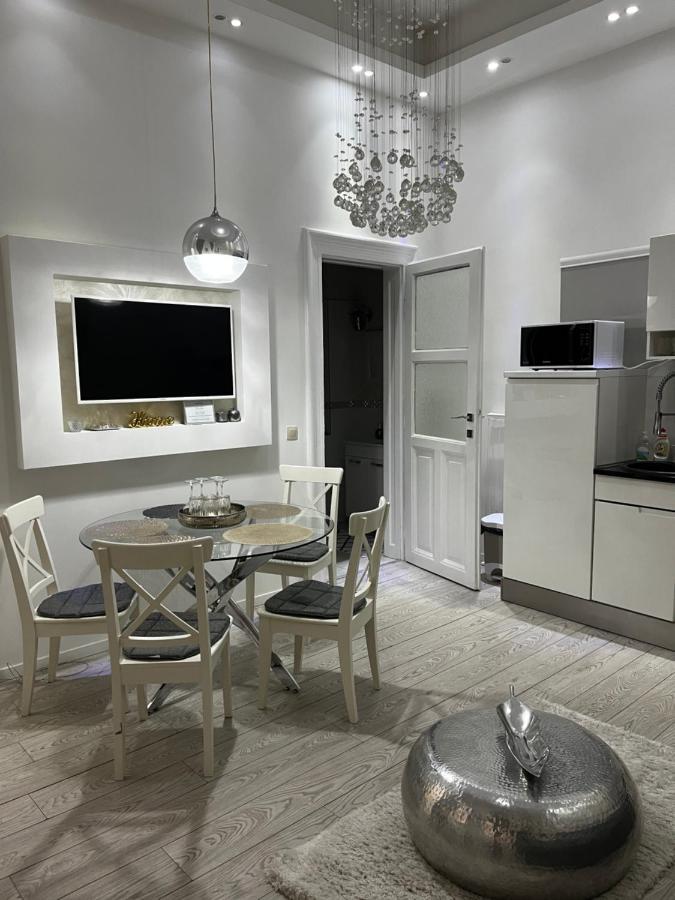 White Luxury Apartment Βουδαπέστη Εξωτερικό φωτογραφία